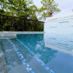 The Flying Pig Blue Mountain Beach Home w/ Private Heated Pool & Spa