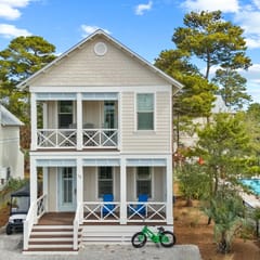 Sun Kissed Golf Cart, Bikes, Community Pool, Walk to Beach & Gulf Place