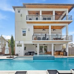 Born 2 Beach – Luxury 10BR Private Heated Pool + Spa, Golf Cart, Bikes