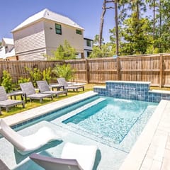 Juan Fine Day, Luxury Seagrove Beach Home w Heated Pool, Golf Cart & Bikes