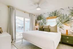 Welcome to The Sunnyside Pool House! Your Ultimate Coastal Escape - Image 3