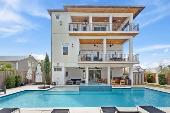 Born 2 Beach – Luxury 10BR Private Heated Pool + Spa, Golf Cart, Bikes - Image 1