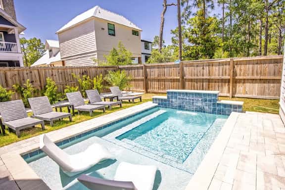 Juan Fine Day, Luxury Seagrove Beach Home w Heated Pool, Golf Cart & Bikes - Image 1