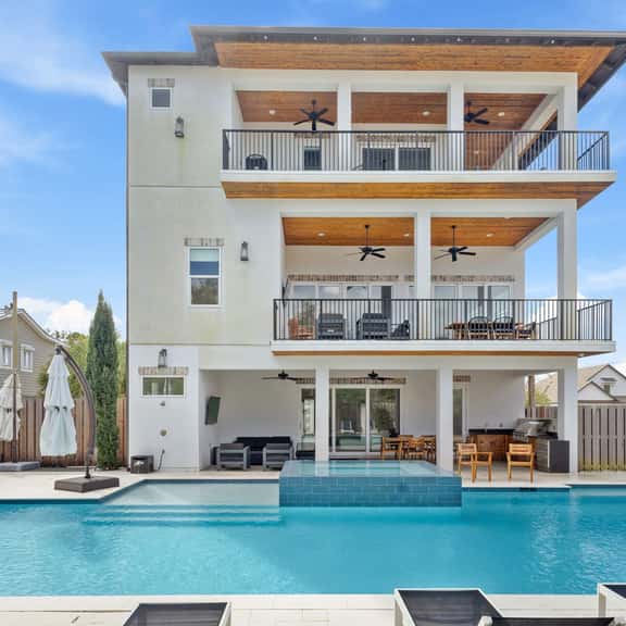 Born 2 Beach – Luxury 10BR Private Heated Pool + Spa, Golf Cart, Bikes - Image 1