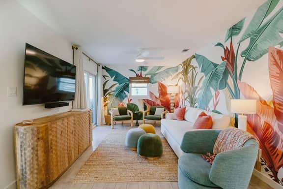Welcome to The Sunnyside Pool House! Your Ultimate Coastal Escape - Image 2